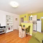 Zoran شقة *